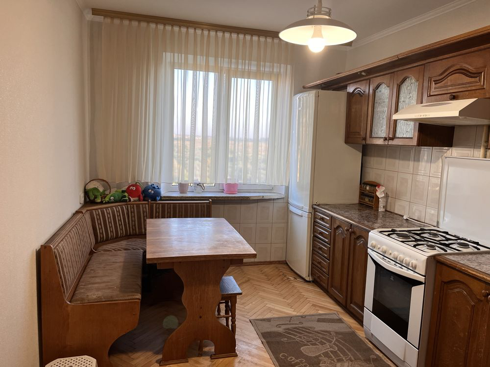 Продаж 4-кімнатна квартира Львів, проспект Червоної Калини 30805