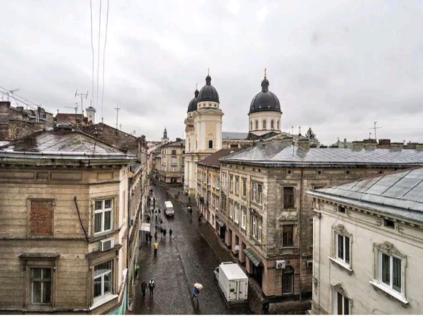 Продаж 3-кімнатної квартири Львів, вул. Краківська ( бічна площі Ринок) 30710