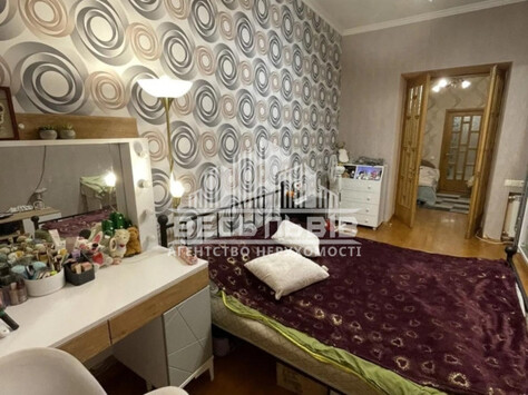 Продаж 2-кімнатна квартира в центрі, вул. Шпитальна 31680