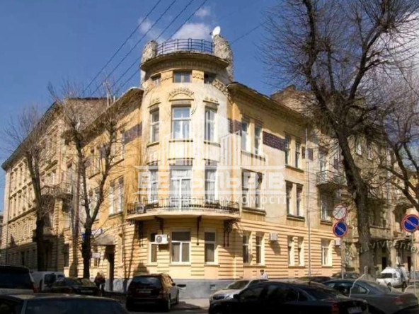 Продаж унікальної квартири в австрійському будинку Львів, вул. Академіка Богомольця 32922