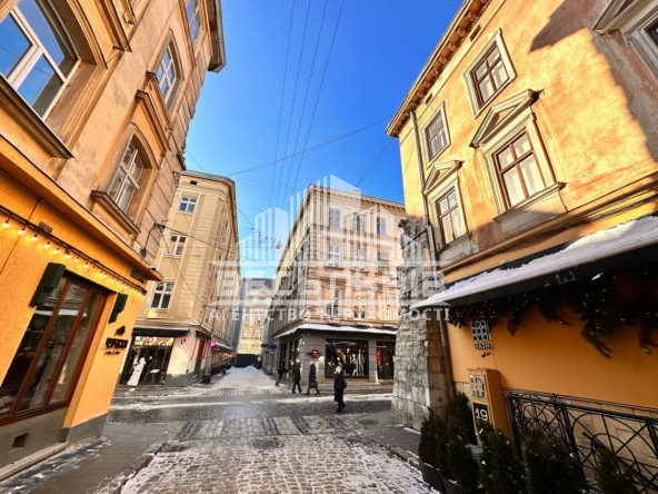 Продаж унікальної квартири в історичному центрі Львова, вул. Староєврейська ( площа Ринок) 33012