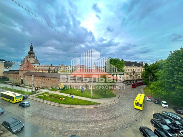 Продаж 2-кімнатна квартира в центрі Львів, вул. Винниченка 33666