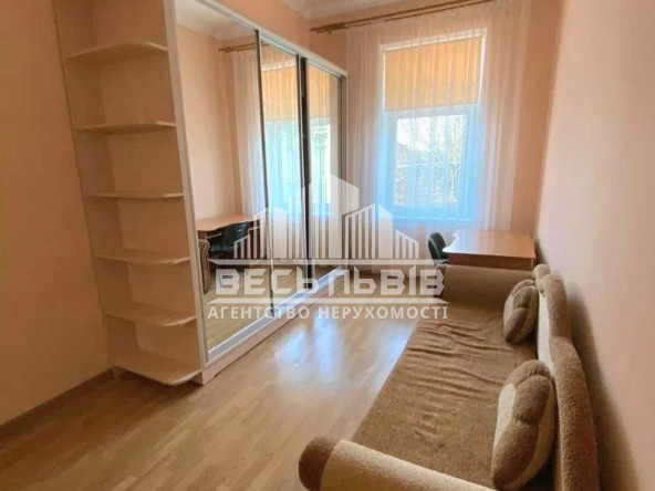 Продаж 1-кімнатна квартира з ремонтом вул. Шептицьких 34197