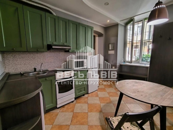 Продаж 2-кімнатна квартира Львів, вул. Степана Бандери (Політех) 36997