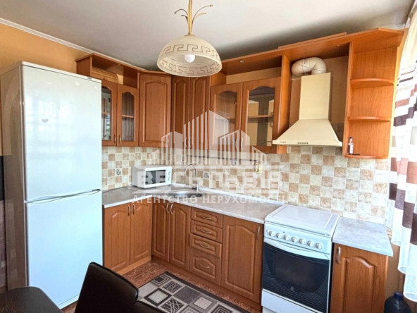 Продаж 3-кімнатна квартира з ремонтом вул. Наукова 36040