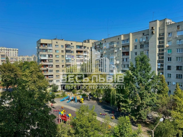 Продаж квартири Львів, Шевченківський район, вул. Сосюри - малосімейка 35938