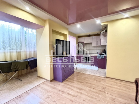 Продаж 2-кімнатна квартира вул. Стрийська 35938