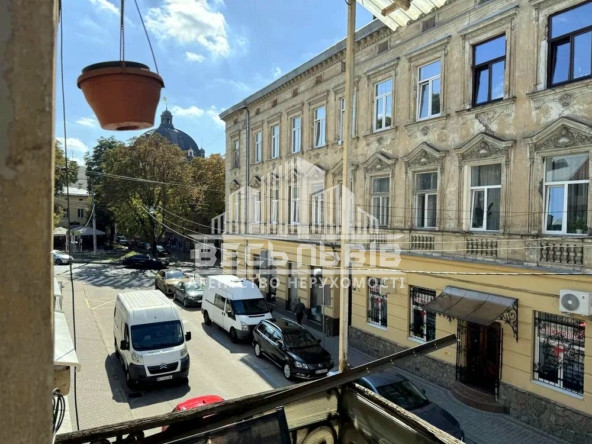 Продаж 2-кімнатна квартира Львів, вул. Лазнева (центр) 36040