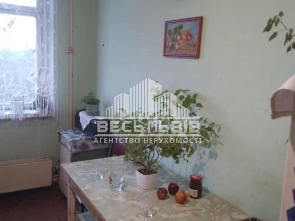 Продаж 3-кімнатна квартира вул. Шафарика 36688
