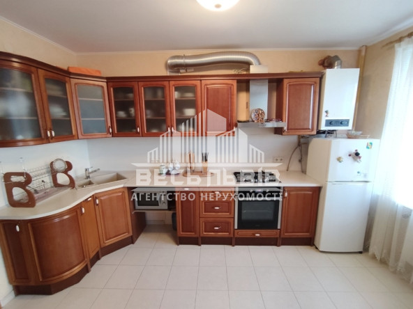 Продаж 2-кімнатна квартира Львів, вул. Жасминова (Зелена 115) 36688