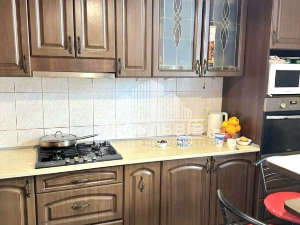 Продаж 4-кімнатна квартира вул. Академіка Кучера 16 38746